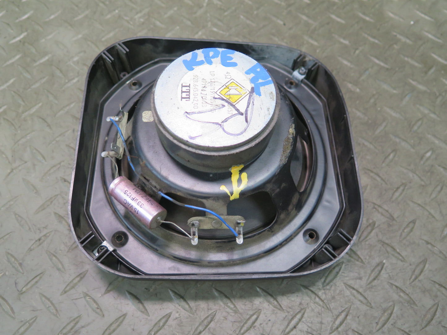 1984-1989 Porsche 928 Rear Left & Right Side Audio Speaker W/ Cover Set