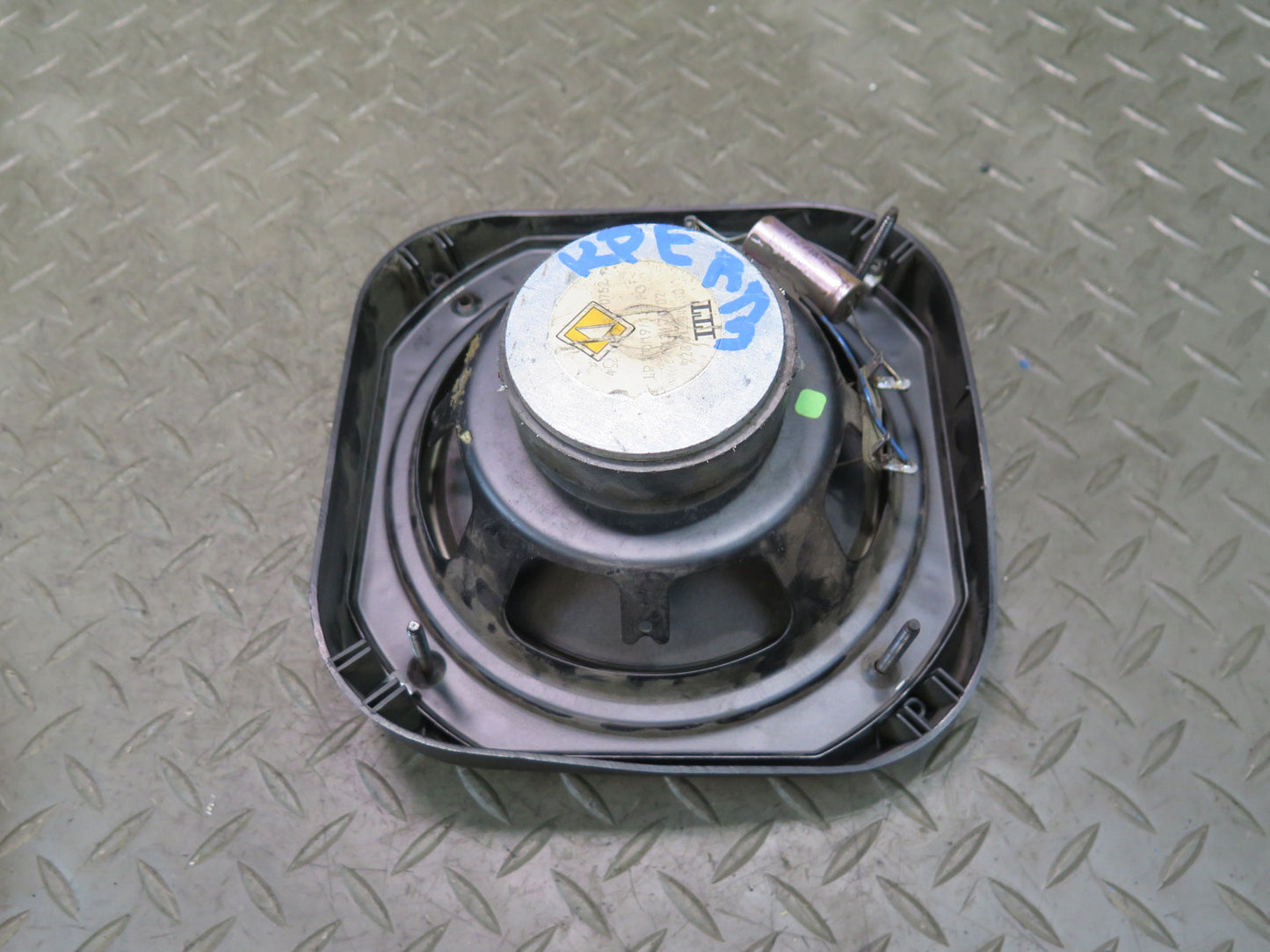 1984-1989 Porsche 928 Rear Left & Right Side Audio Speaker W/ Cover Set