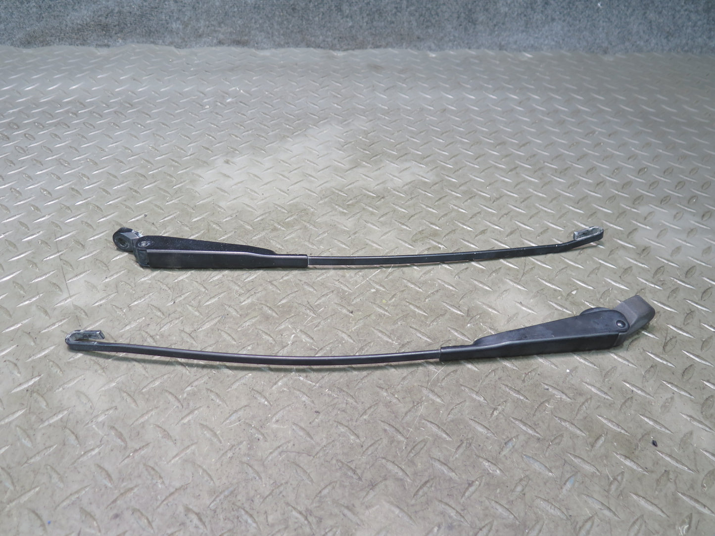 1983-1995 Porsche 928 S Front Left & Right Windshield Wiper Arm Set of 2