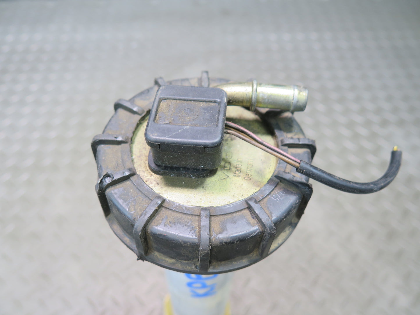 1984-1986 Porsche 928 S Fuel Pump Sending Unit