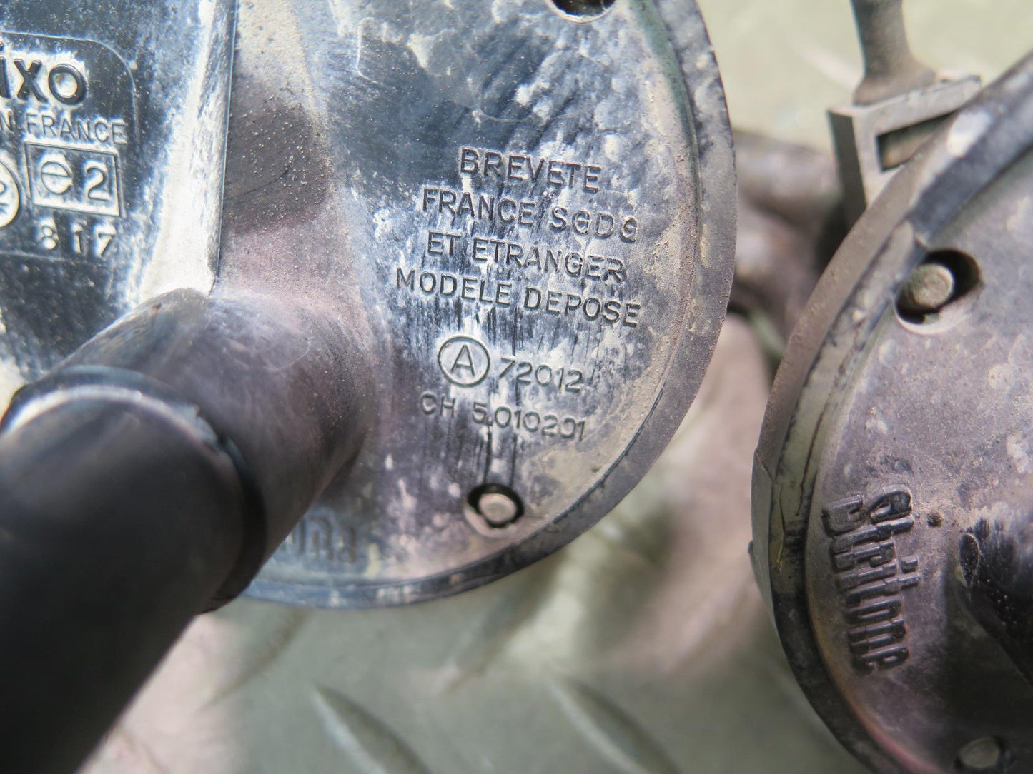 1984-1991 Porsche 928 High & Low Tone Note Pitch Horn Siren Set of 2