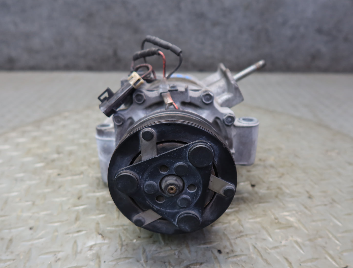 03-04 Chevrolet SSR V8 5.3L A/C Air Condition Compressor OEM