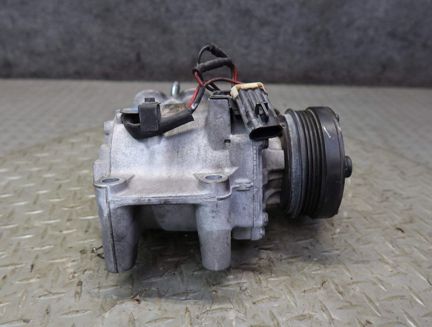 03-04 Chevrolet SSR V8 5.3L A/C Air Condition Compressor OEM