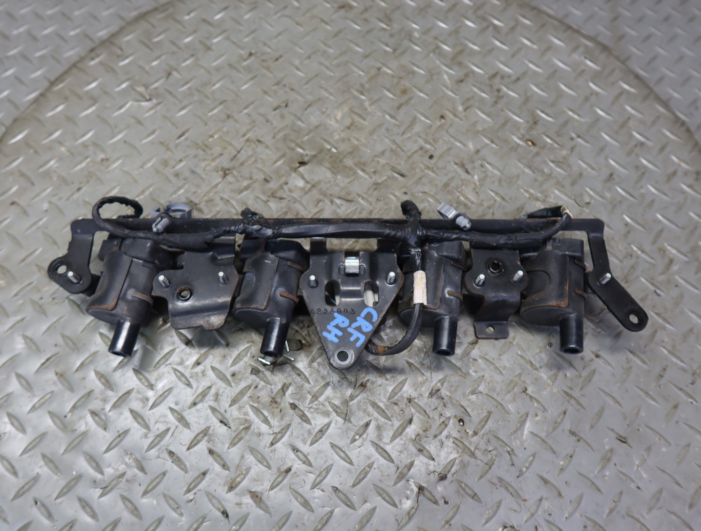 03-04 Chevrolet SSR V8 5.3L Right Engine Ignition Coil Pack Assy 51K Miles OEM
