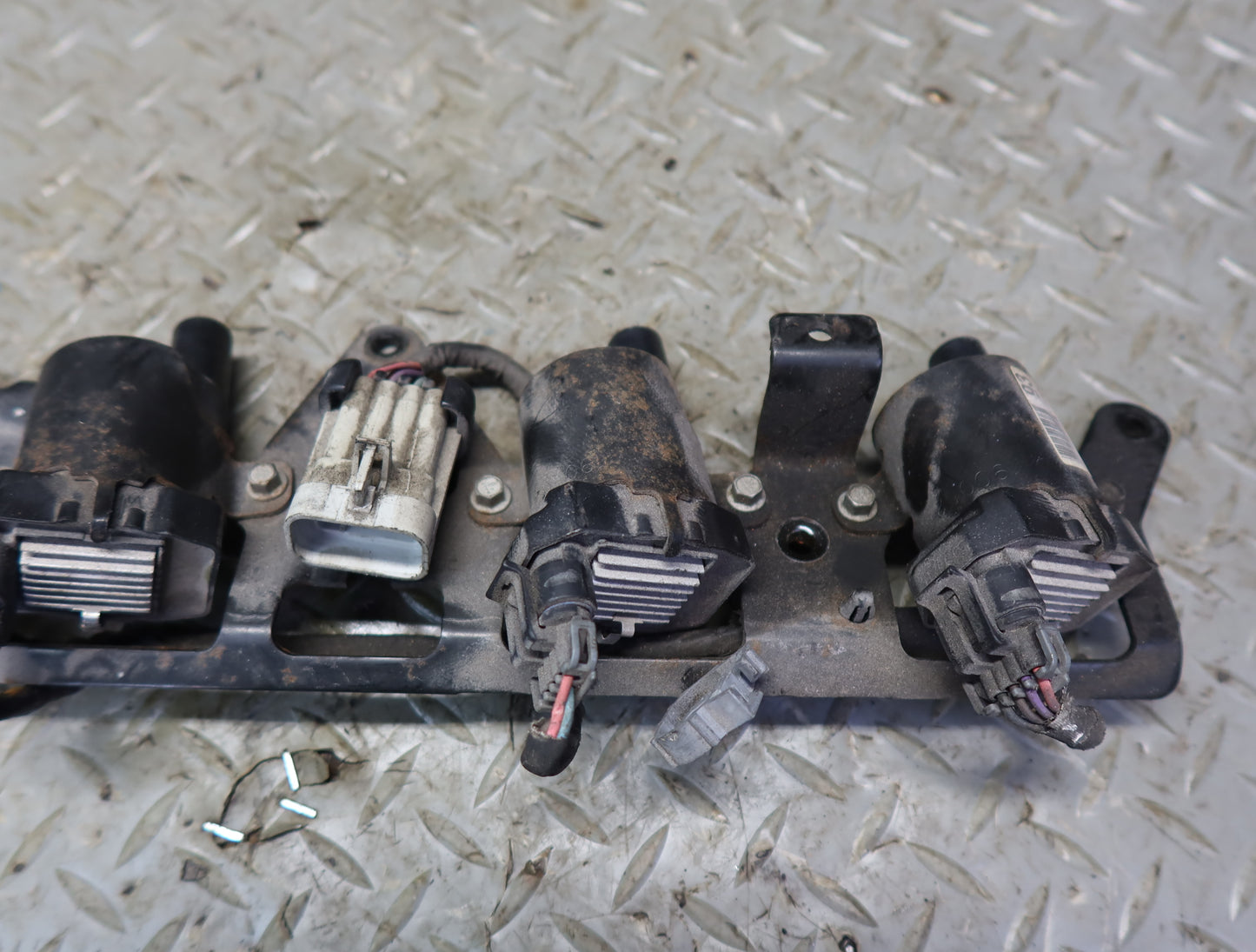 03-04 Chevrolet SSR V8 5.3L Right Engine Ignition Coil Pack Assy 51K Miles OEM
