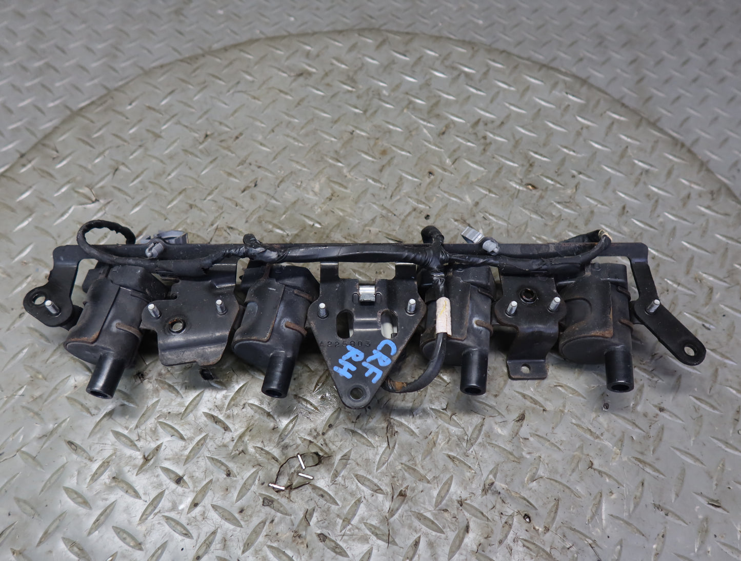 03-04 Chevrolet SSR V8 5.3L Right Engine Ignition Coil Pack Assy 51K Miles OEM