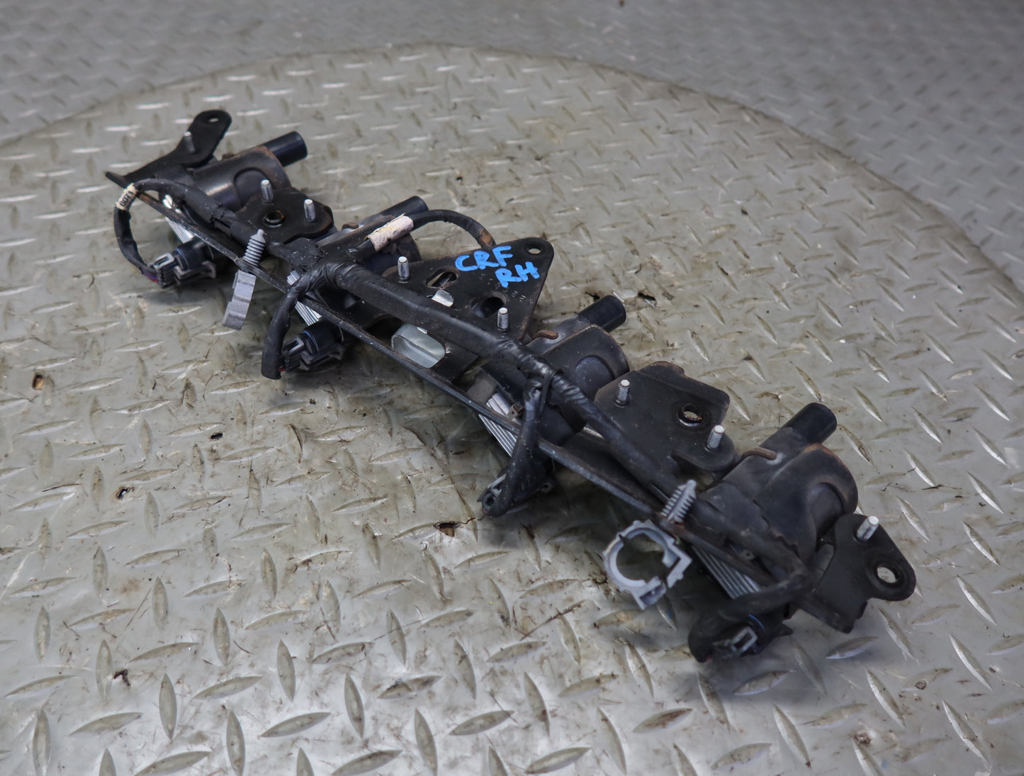 03-04 Chevrolet SSR V8 5.3L Right Engine Ignition Coil Pack Assy 51K Miles OEM