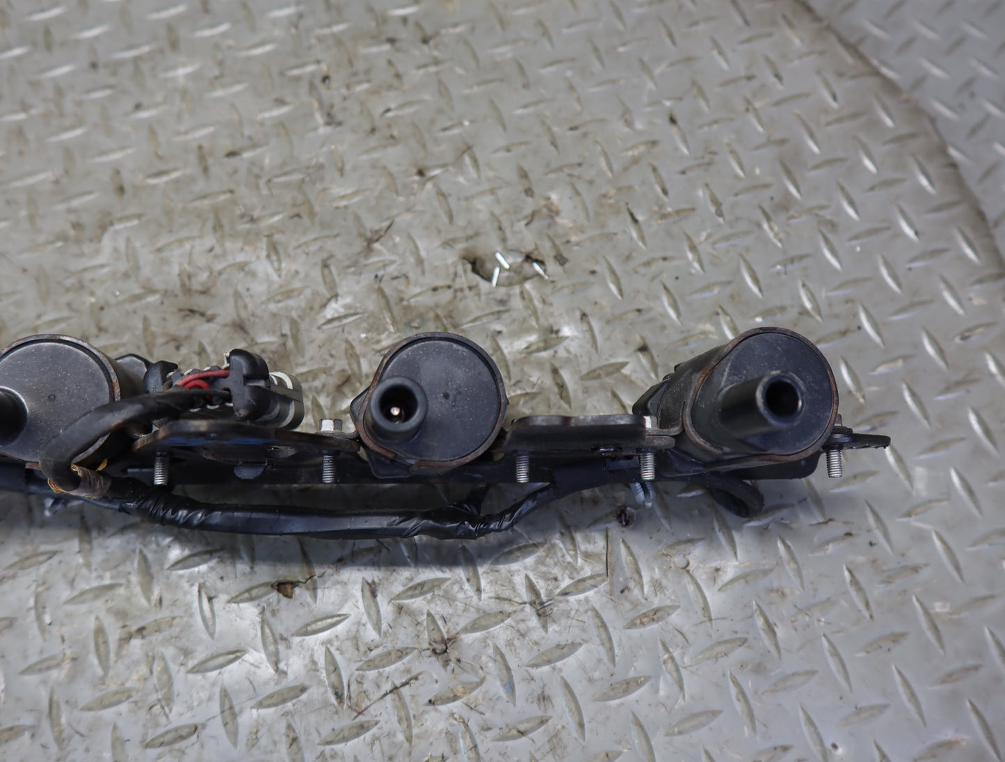 03-04 Chevrolet SSR V8 5.3L Right Engine Ignition Coil Pack Assy 51K Miles OEM