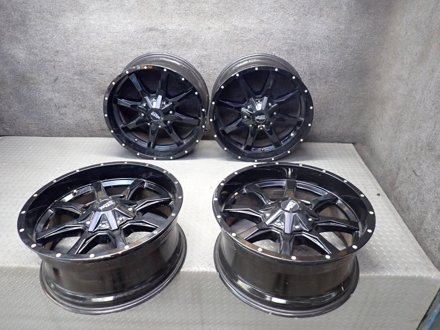 Moto Metal MO970 R20" Wheel Rim 20x9.0J 6x139.7 Set of 4