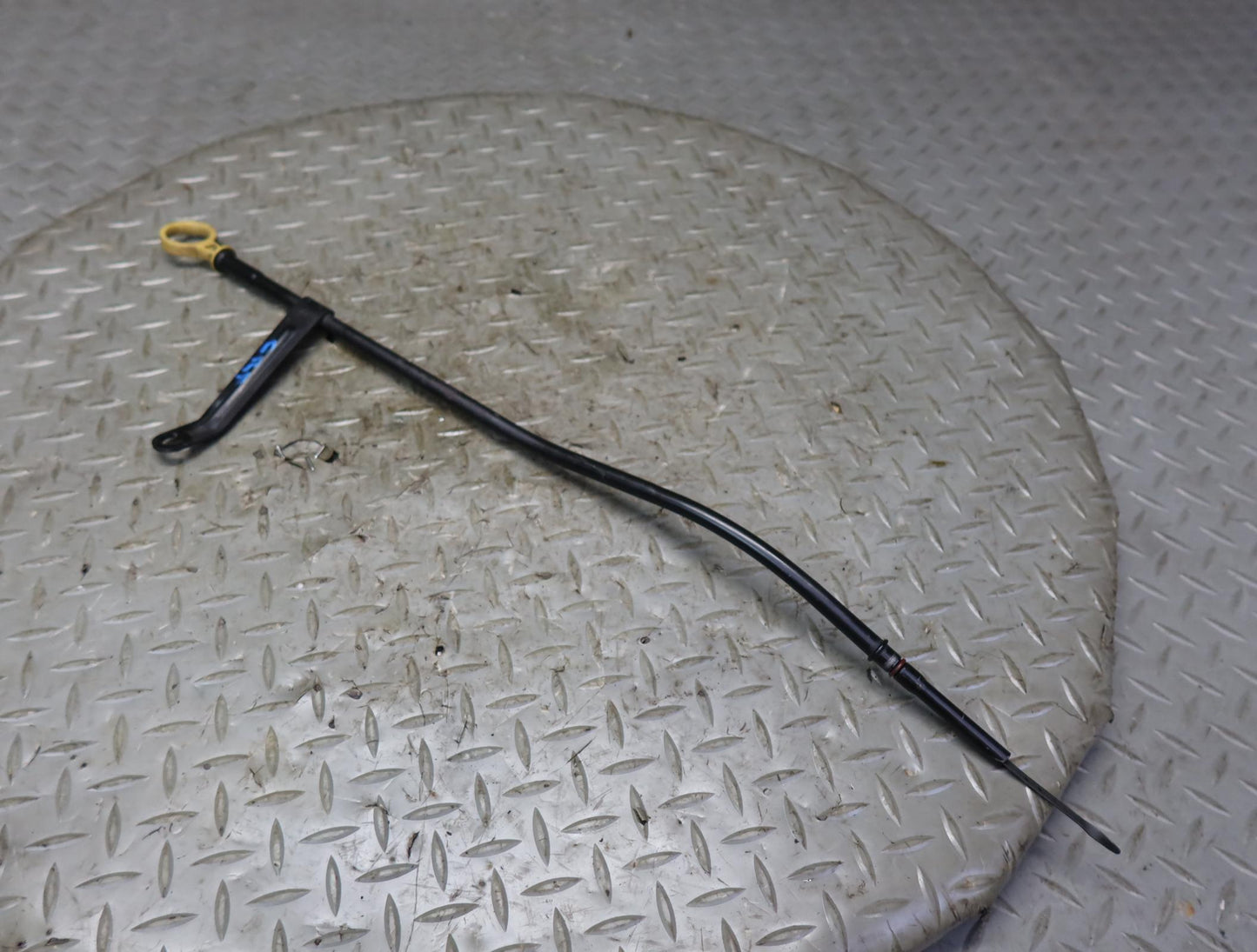 03-06 Chevrolet SSR Engine Oil Dipstick w Tube OEM