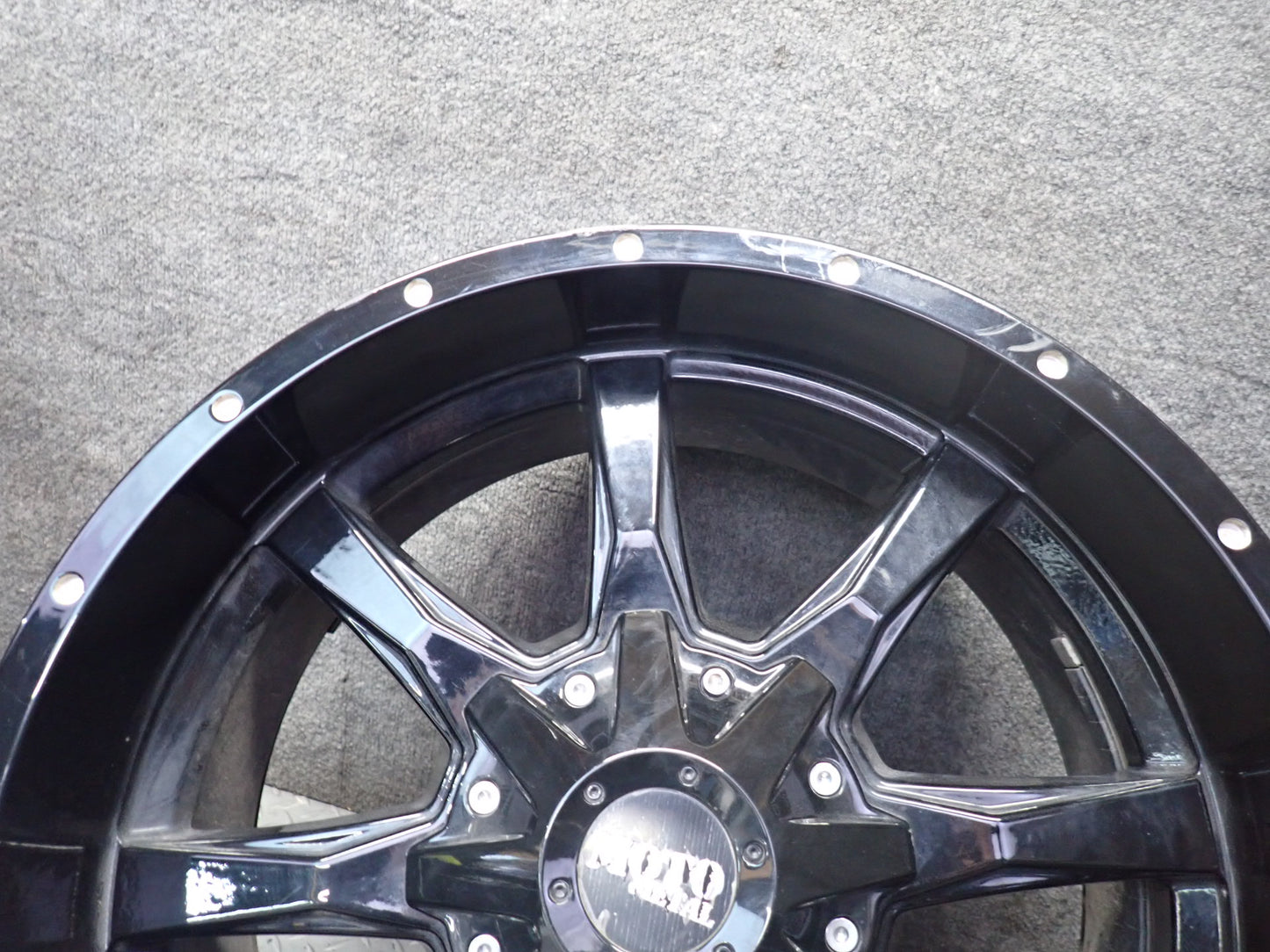 Moto Metal MO970 R20" Wheel Rim 20x9.0J 6x139.7 Set of 4