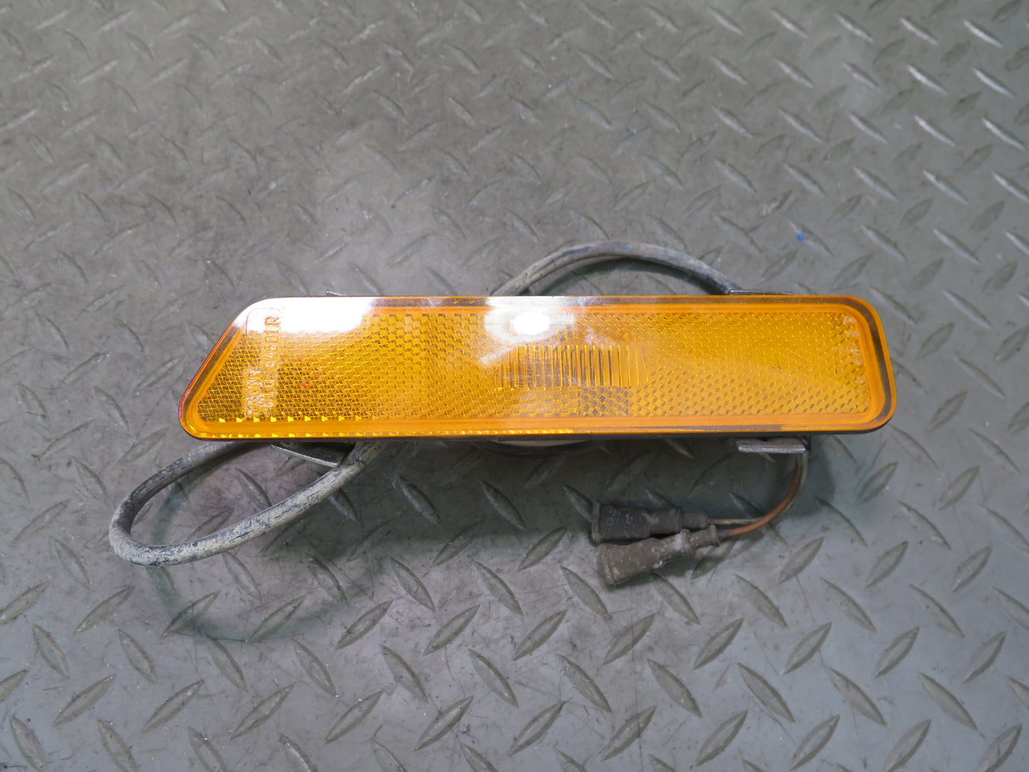1987-1995 Porsche 928 Front Left & Right Side Marker Light Lamp Set of 2