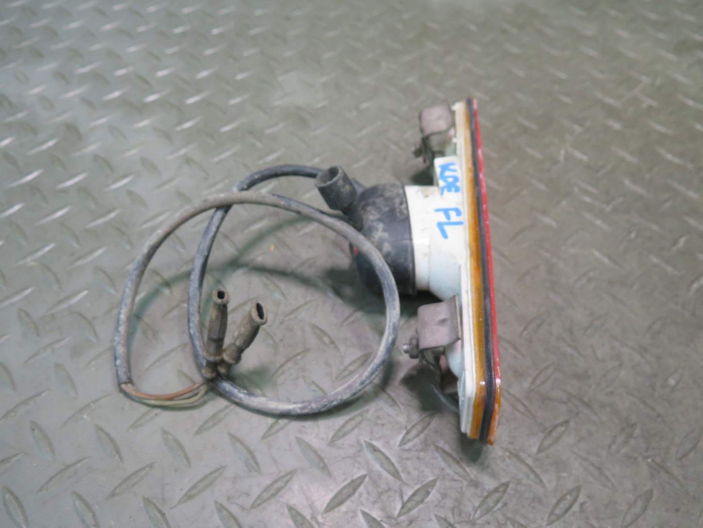 1987-1995 Porsche 928 Front Left & Right Side Marker Light Lamp Set of 2