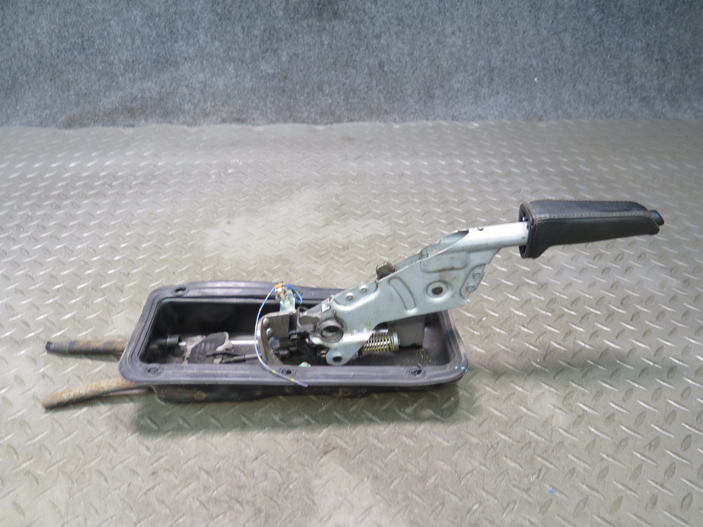 03-08 BMW E86 E85 Z4 Parking Handbrake Lever w Housing Assembly OEM