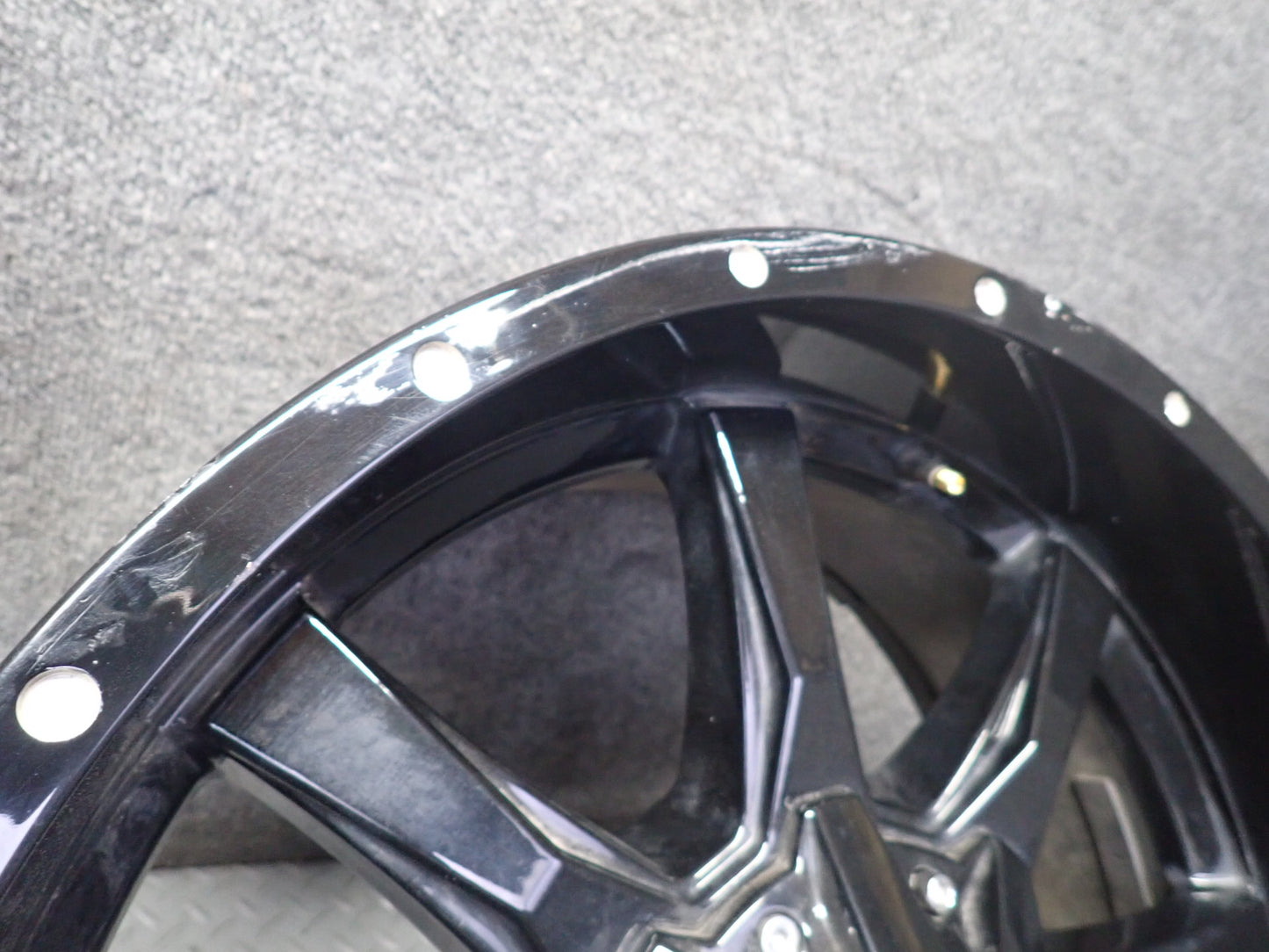 Moto Metal MO970 R20" Wheel Rim 20x9.0J 6x139.7 Set of 4