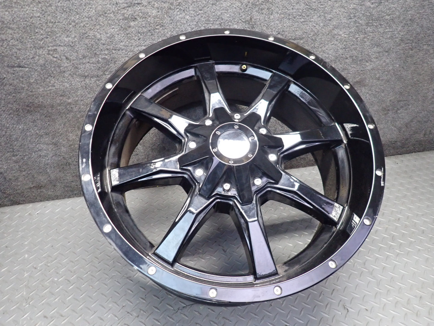 Moto Metal MO970 R20" Wheel Rim 20x9.0J 6x139.7 Set of 4