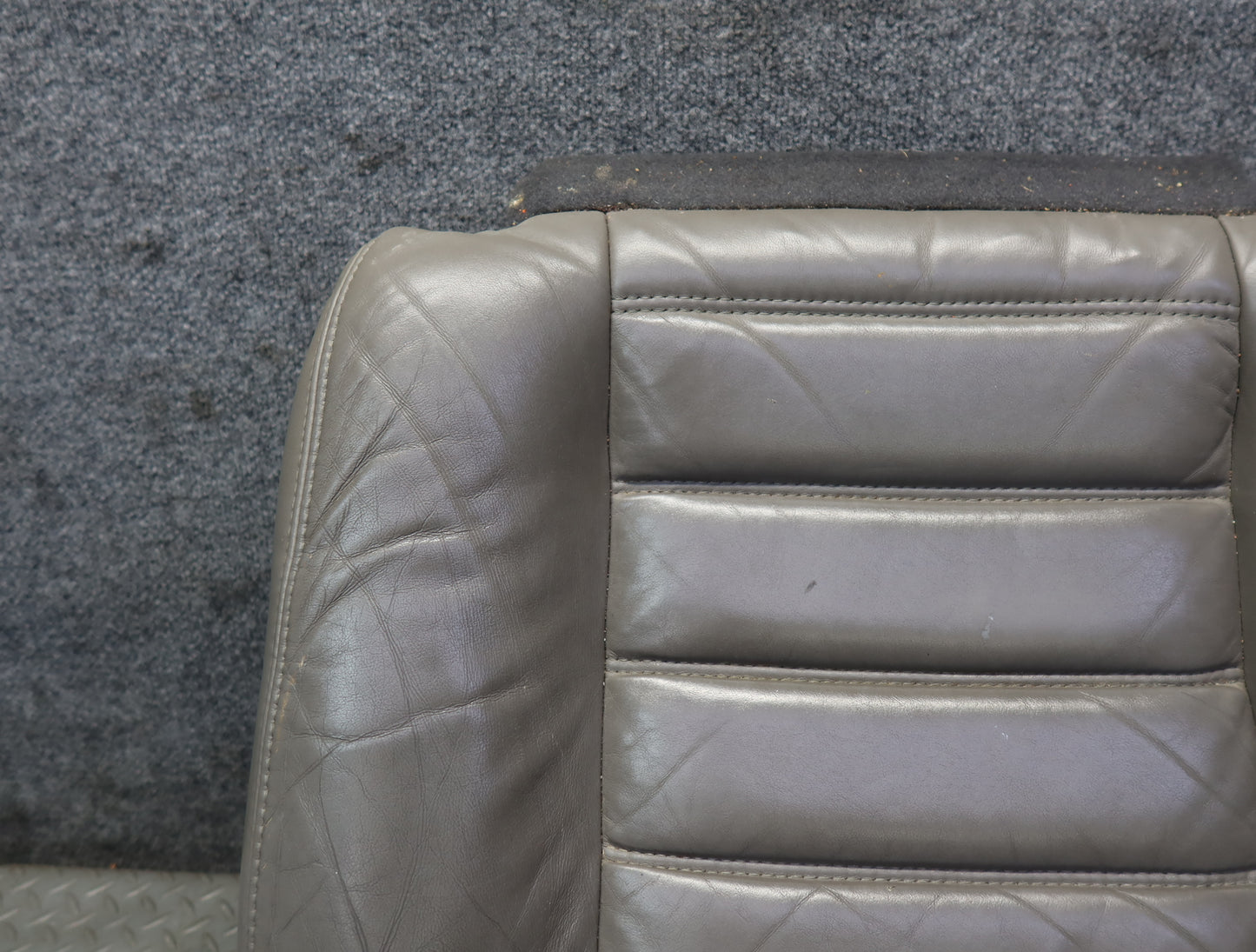 2003-2004 Hummer H2 Front Right Seat Lower Leather Cushion