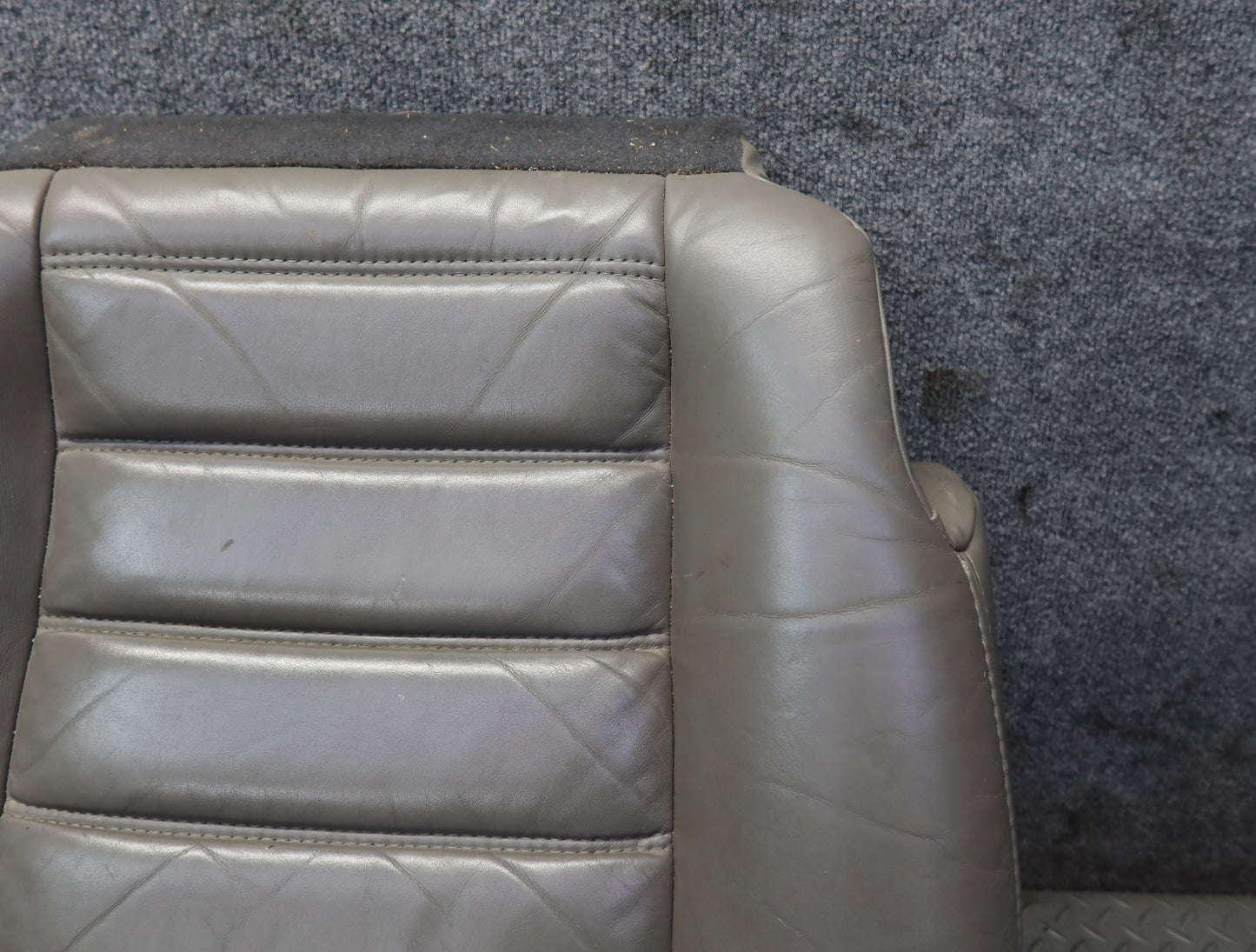 2003-2004 Hummer H2 Front Right Seat Lower Leather Cushion