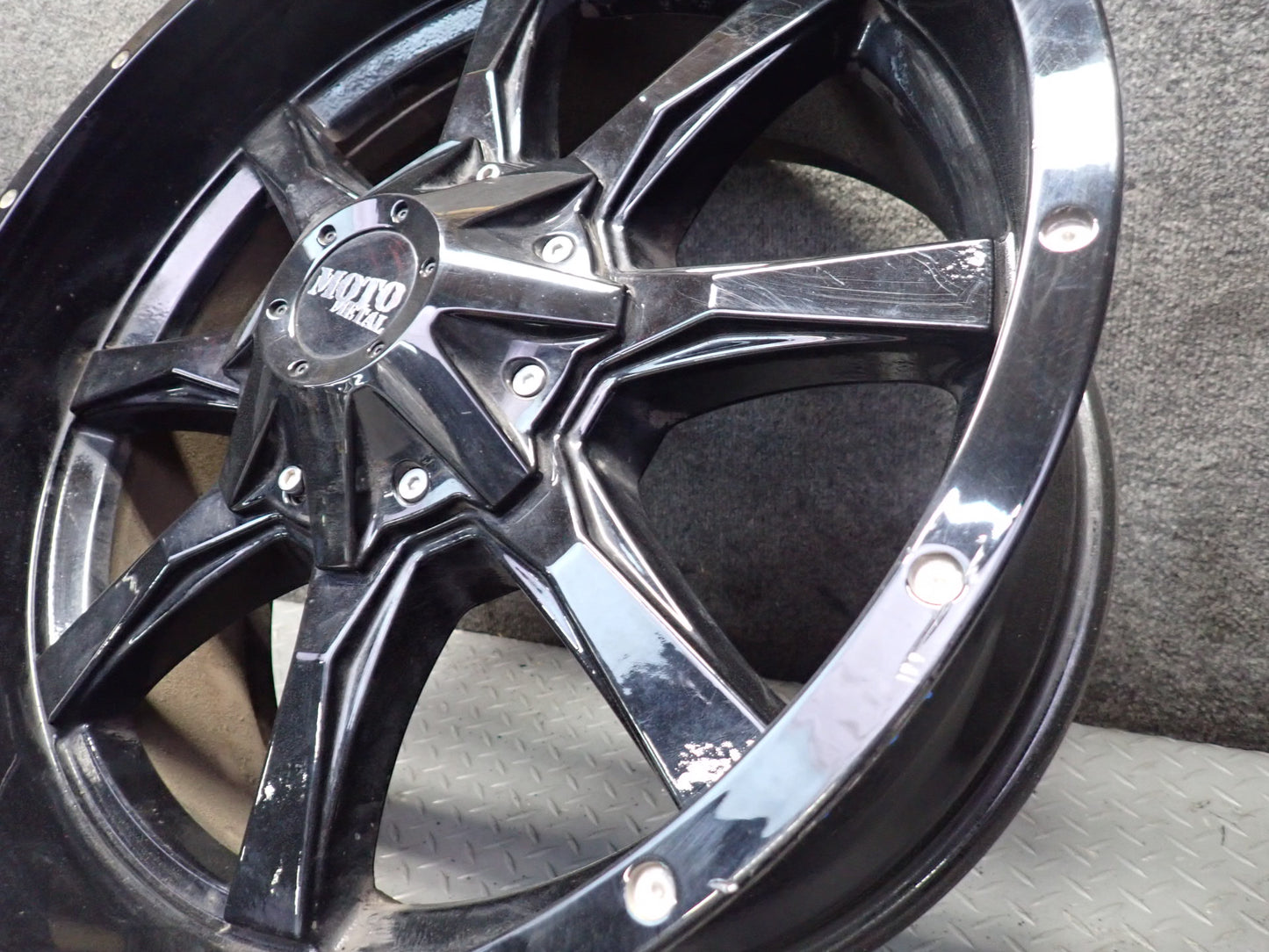 Moto Metal MO970 R20" Wheel Rim 20x9.0J 6x139.7 Set of 4