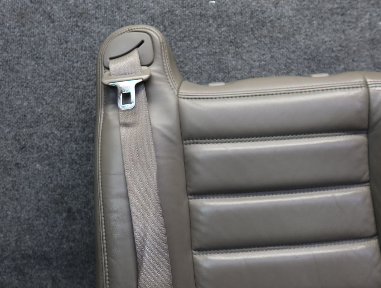 2003-2004 Hummer H2 Front Right Seat Upper Backrest Leather Cushion Wheat
