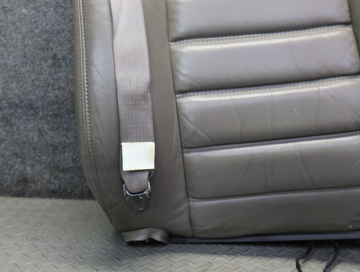 2003-2004 Hummer H2 Front Right Seat Upper Backrest Leather Cushion Wheat
