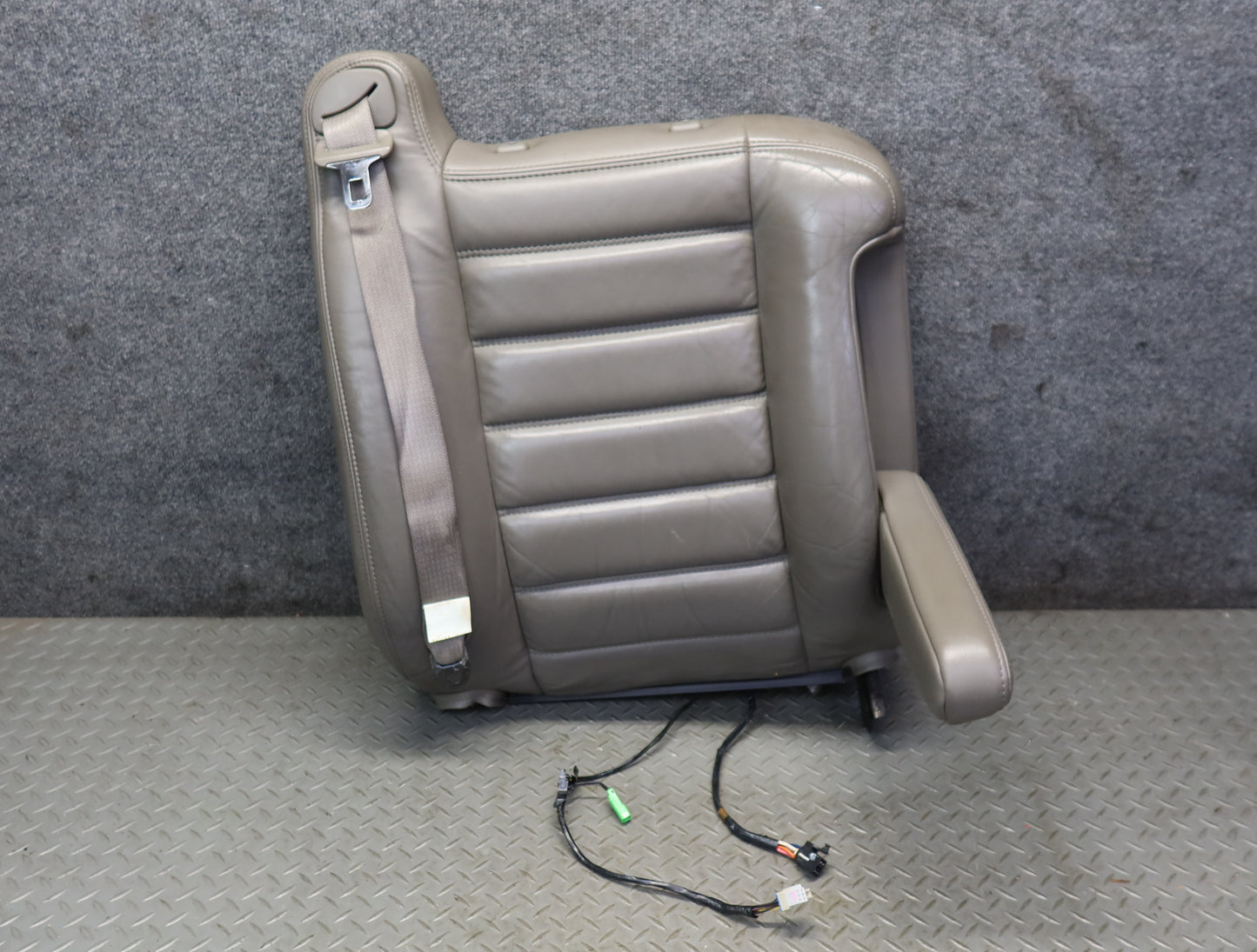 2003-2004 Hummer H2 Front Right Seat Upper Backrest Leather Cushion Wheat