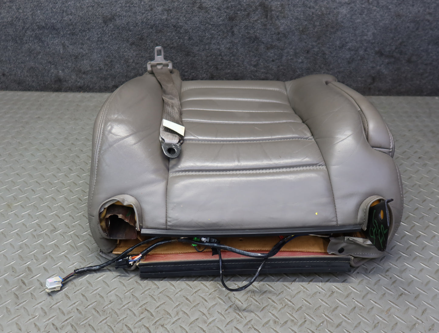 2003-2004 Hummer H2 Front Right Seat Upper Backrest Leather Cushion Wheat
