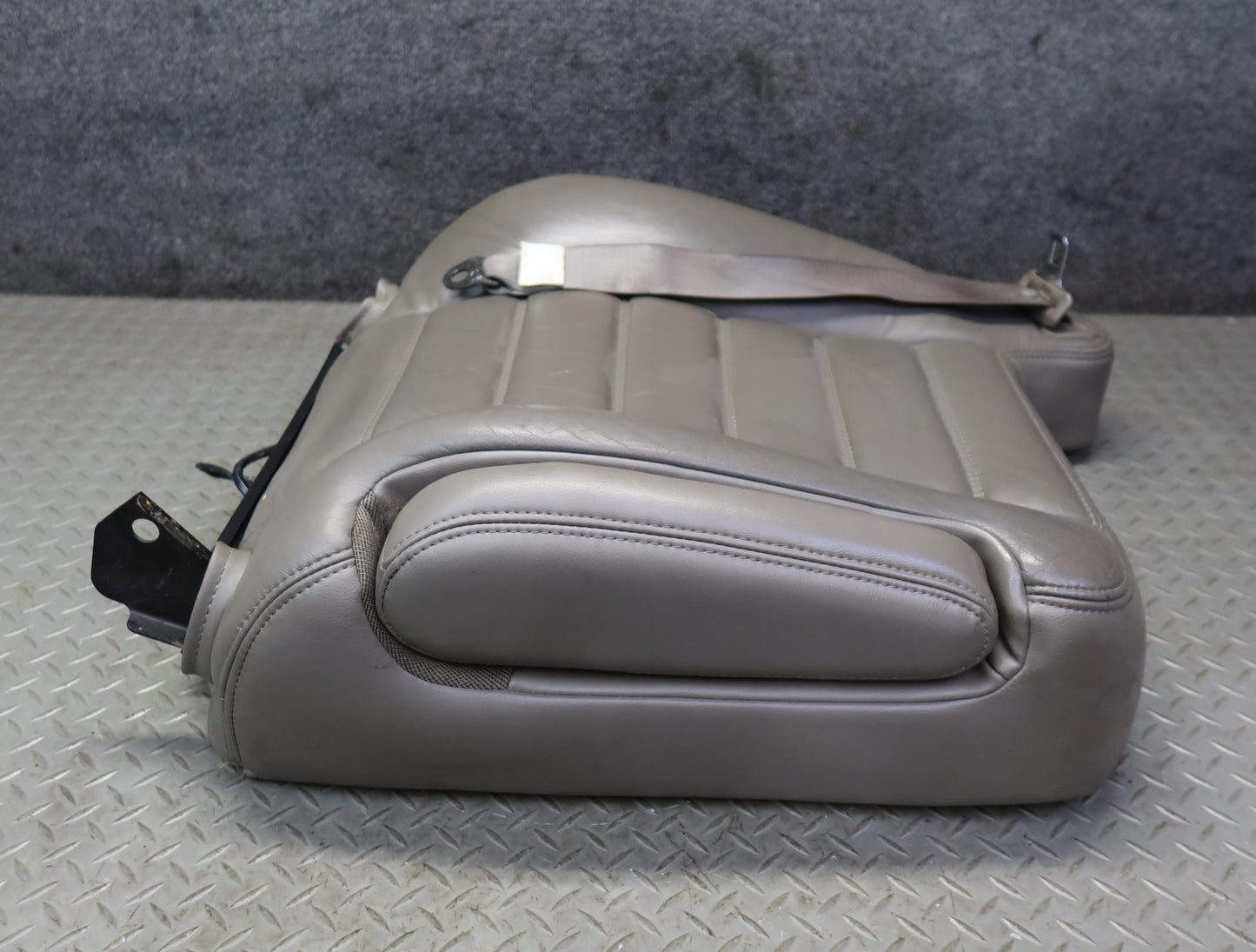 2003-2004 Hummer H2 Front Right Seat Upper Backrest Leather Cushion Wheat