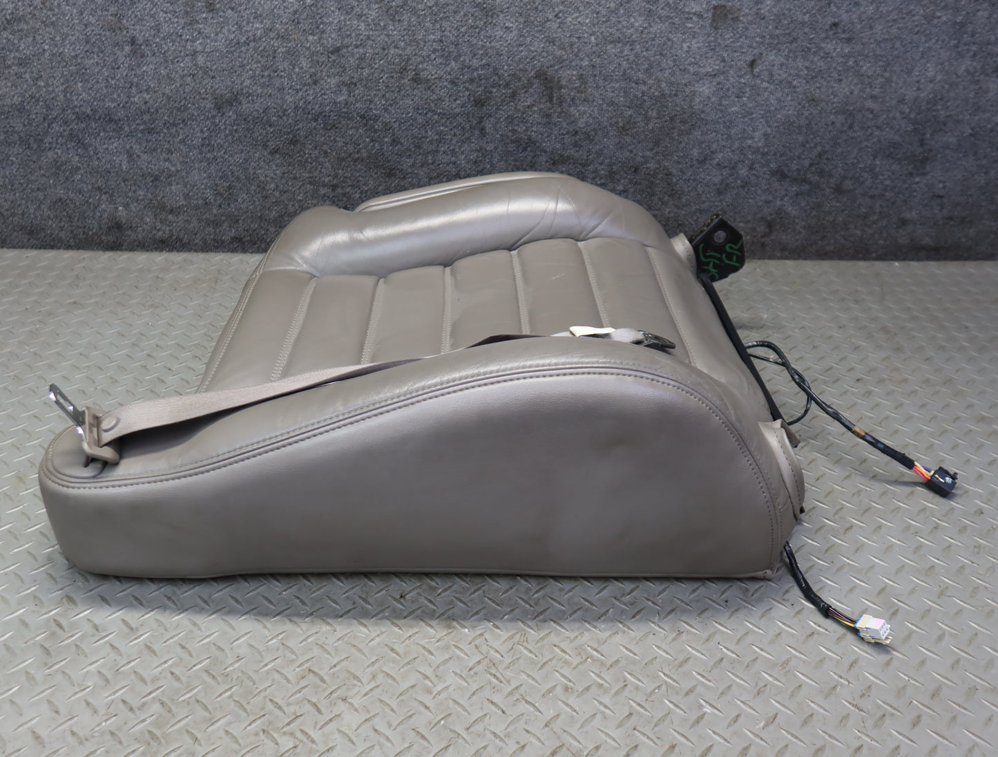 2003-2004 Hummer H2 Front Right Seat Upper Backrest Leather Cushion Wheat