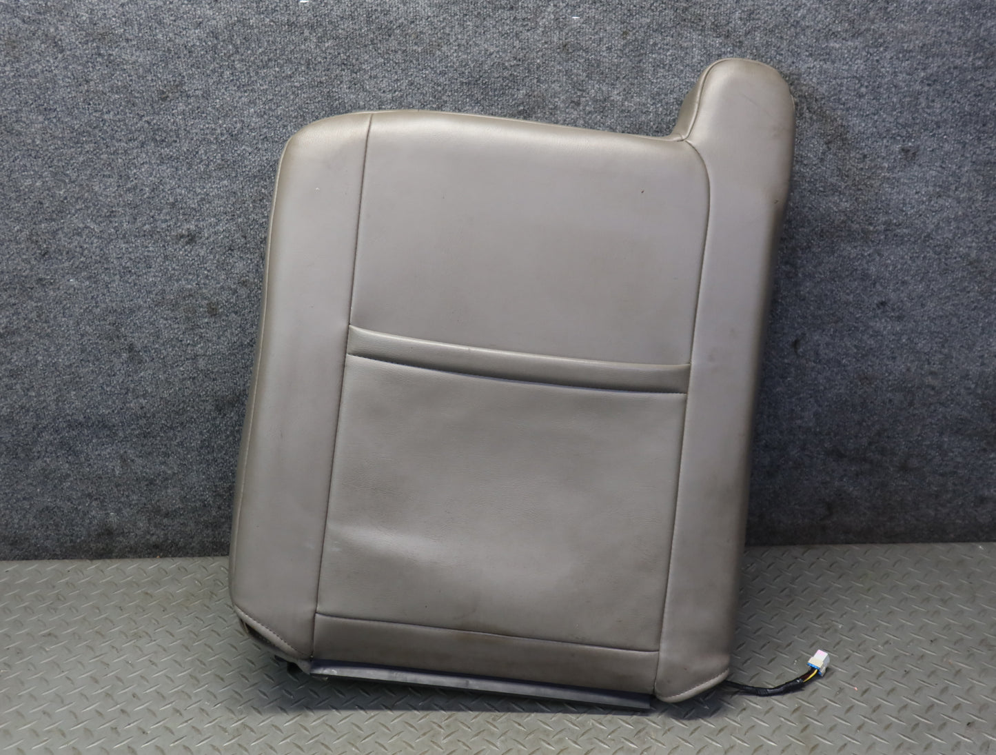 2003-2004 Hummer H2 Front Right Seat Upper Backrest Leather Cushion Wheat