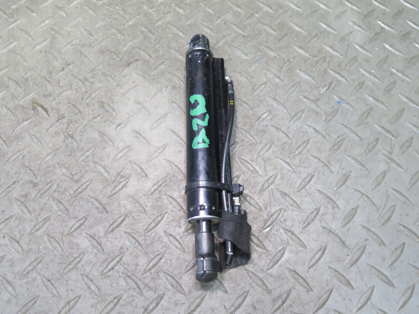 09-16 BMW E89 Z4 Convertible Set of 2 TOP Roof Hydraulic Cylinder Support OEM