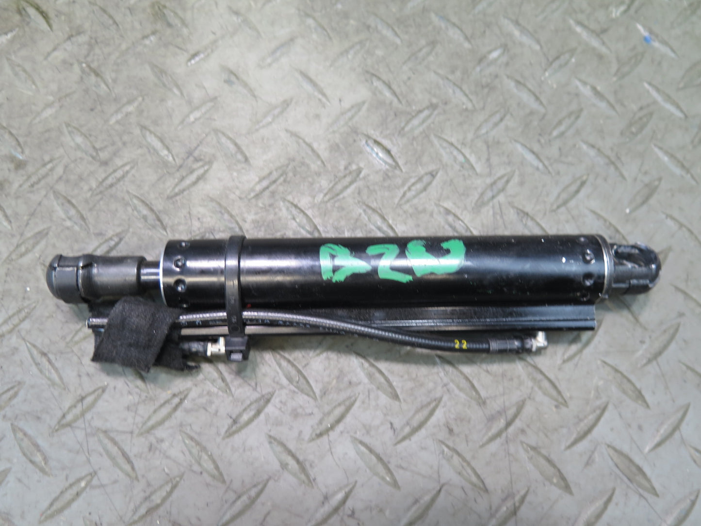 09-16 BMW E89 Z4 Convertible Set of 2 TOP Roof Hydraulic Cylinder Support OEM