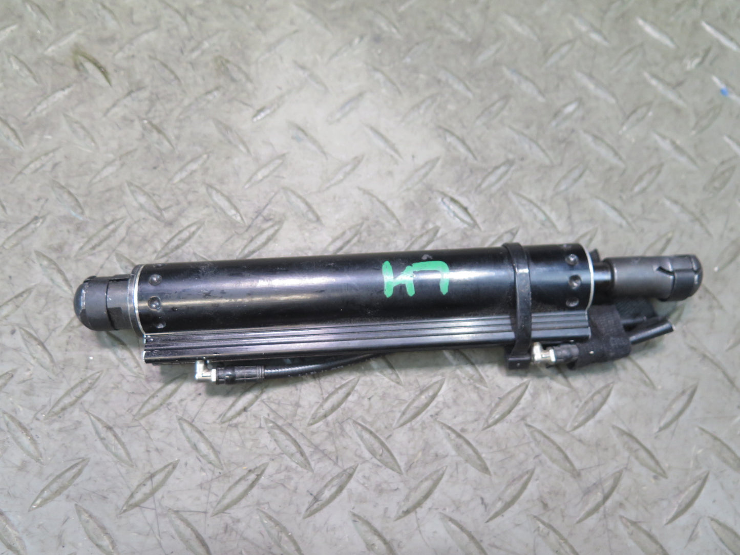 09-16 BMW E89 Z4 Convertible Set of 2 TOP Roof Hydraulic Cylinder Support OEM