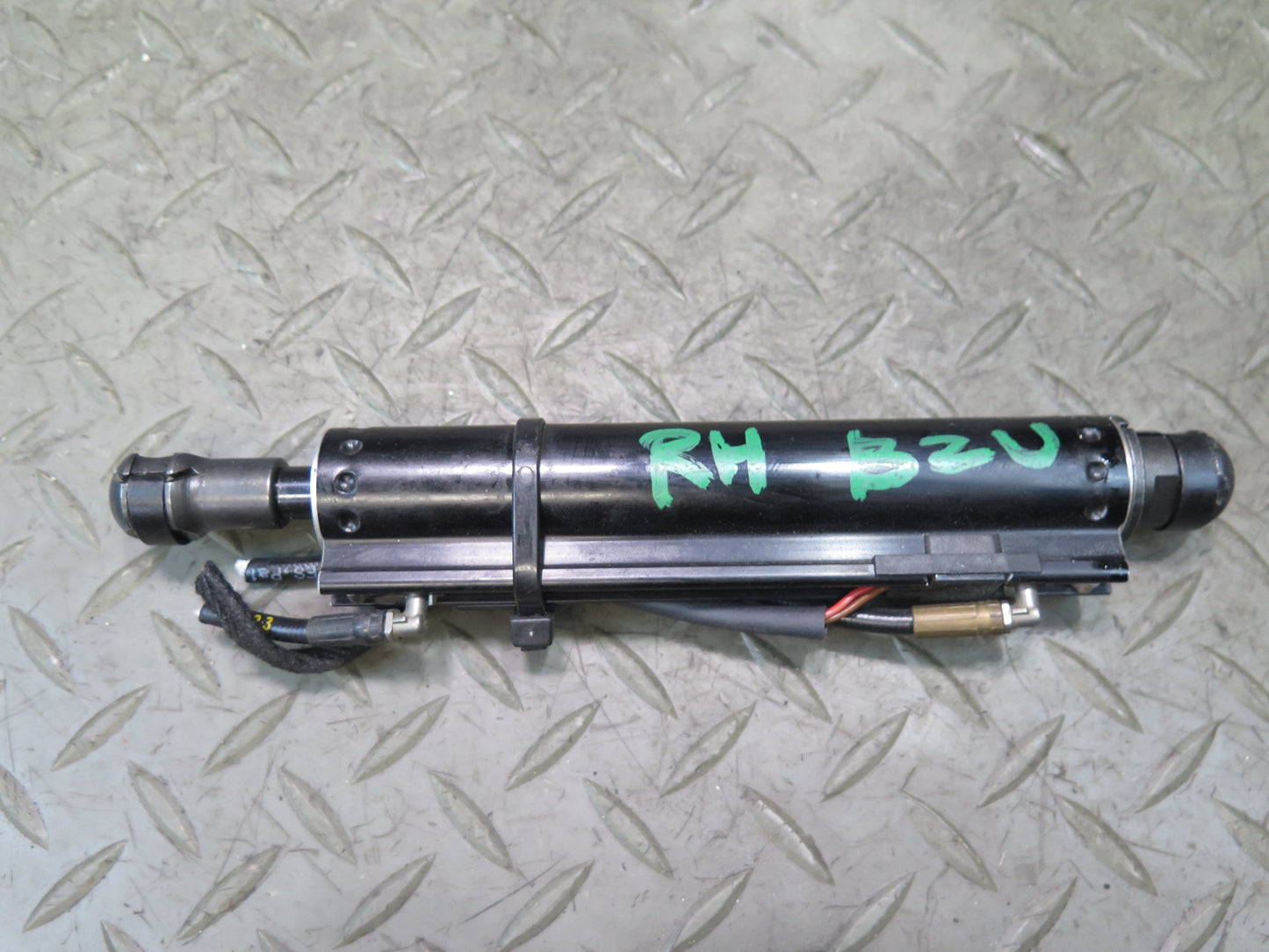 09-16 BMW E89 Z4 Convertible Set of 2 TOP Roof Hydraulic Cylinder Support OEM