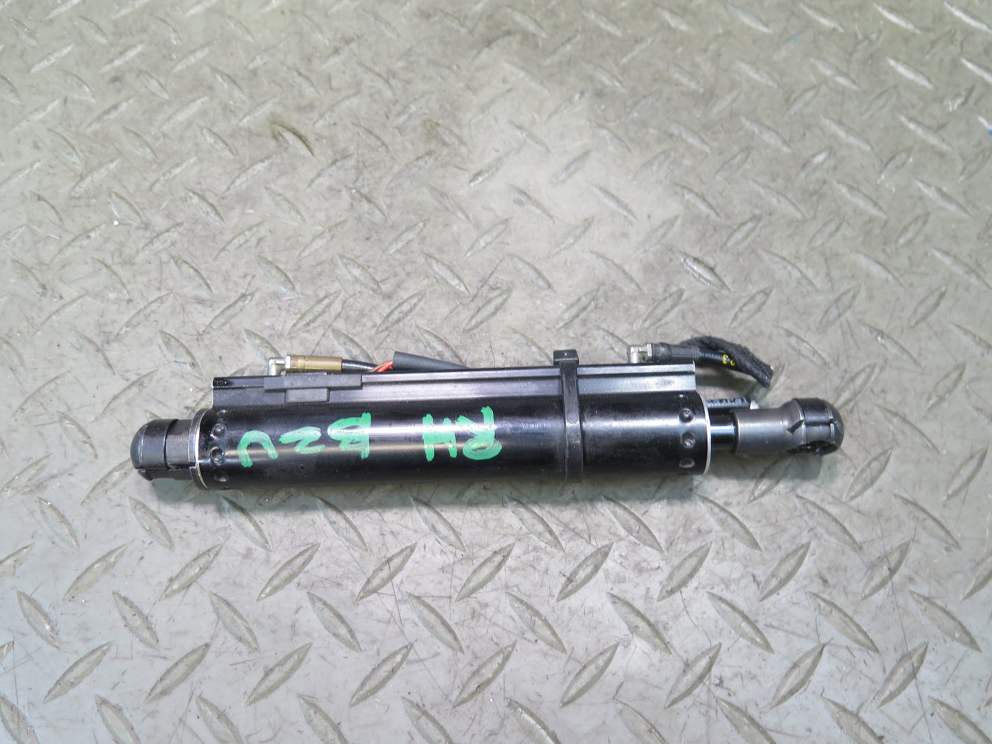 09-16 BMW E89 Z4 Convertible Set of 2 TOP Roof Hydraulic Cylinder Support OEM