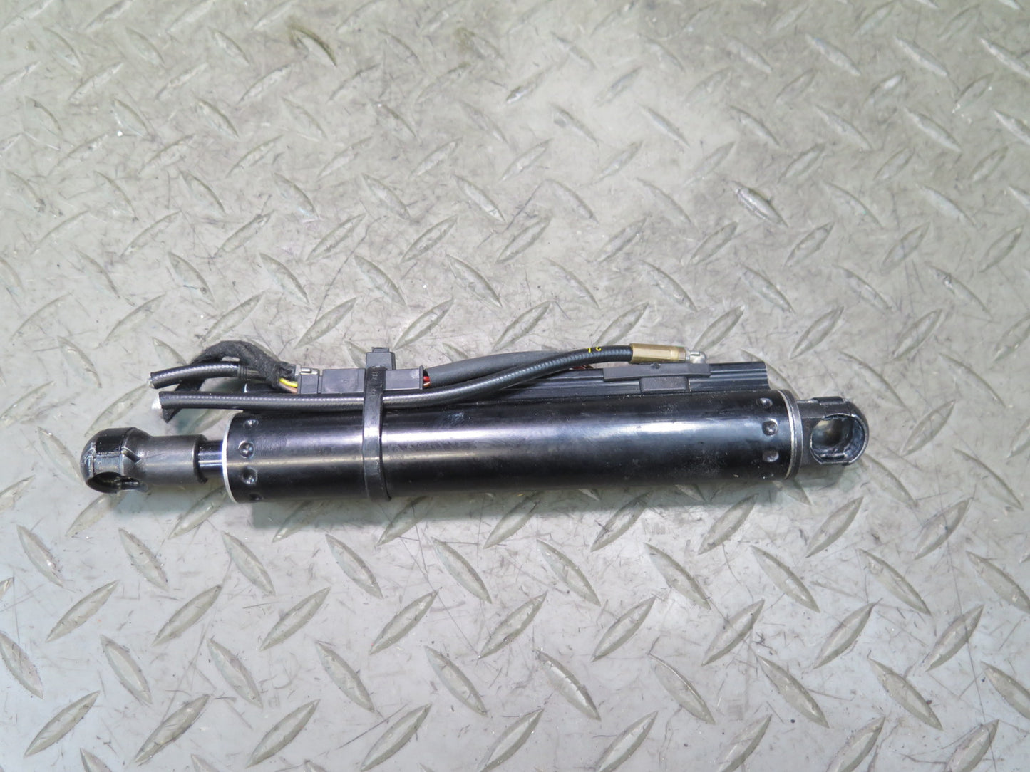 09-16 BMW E89 Z4 Convertible Set of 2 TOP Roof Hydraulic Cylinder Support OEM