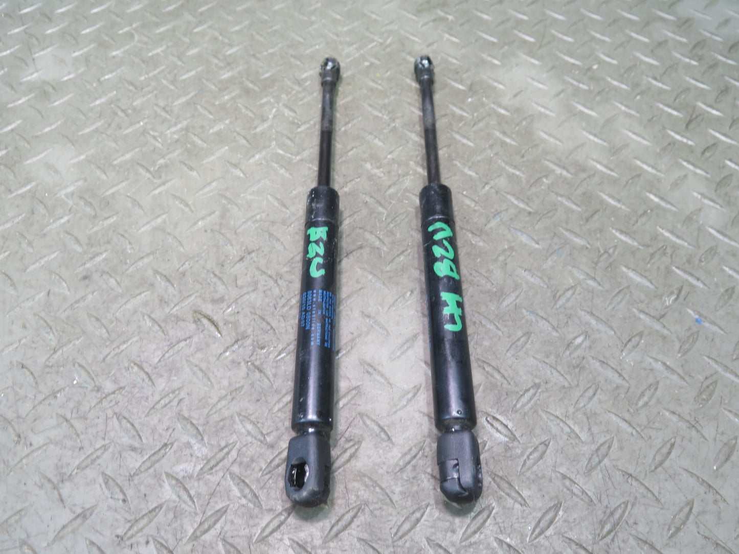 09-16 BMW E89 Z4 Convertible Set of 2 TOP Roof Hydraulic Cylinder Support OEM