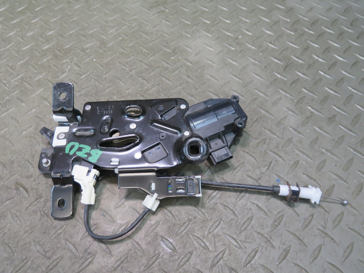 09-16 BMW E89 Z4 Convertible Set of 2 Folding TOP Roof Lock Latch Mechanism OEM