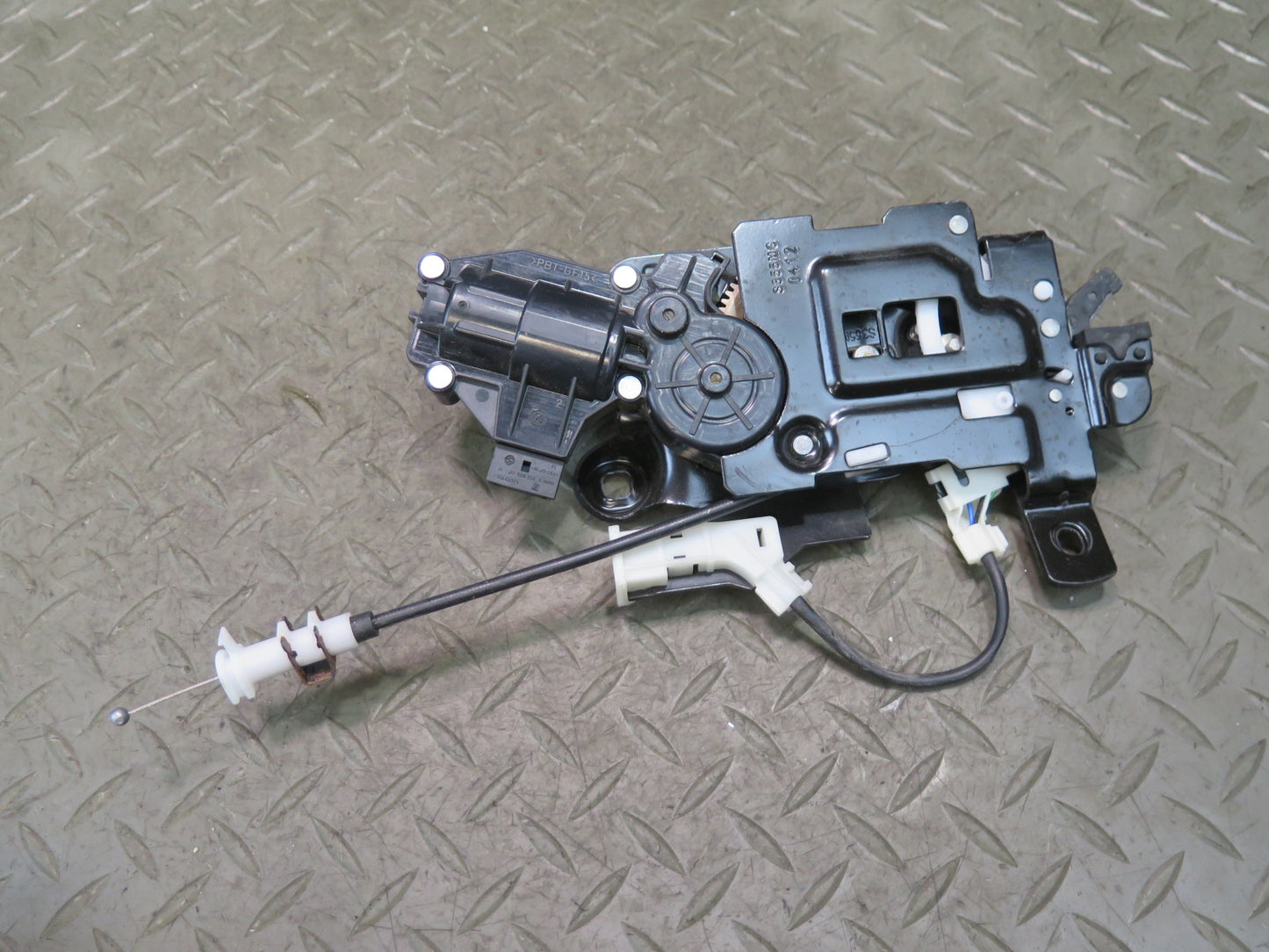 09-16 BMW E89 Z4 Convertible Set of 2 Folding TOP Roof Lock Latch Mechanism OEM