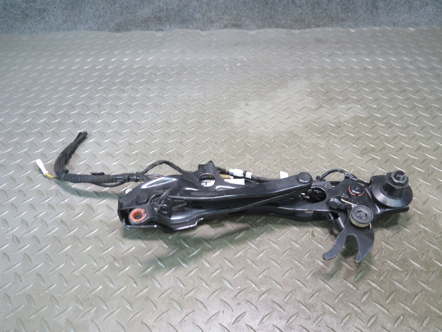 09-16 BMW E89 Z4 Convertible Set of 2 R & L TOP Roof Hinge w Shock Support OEM