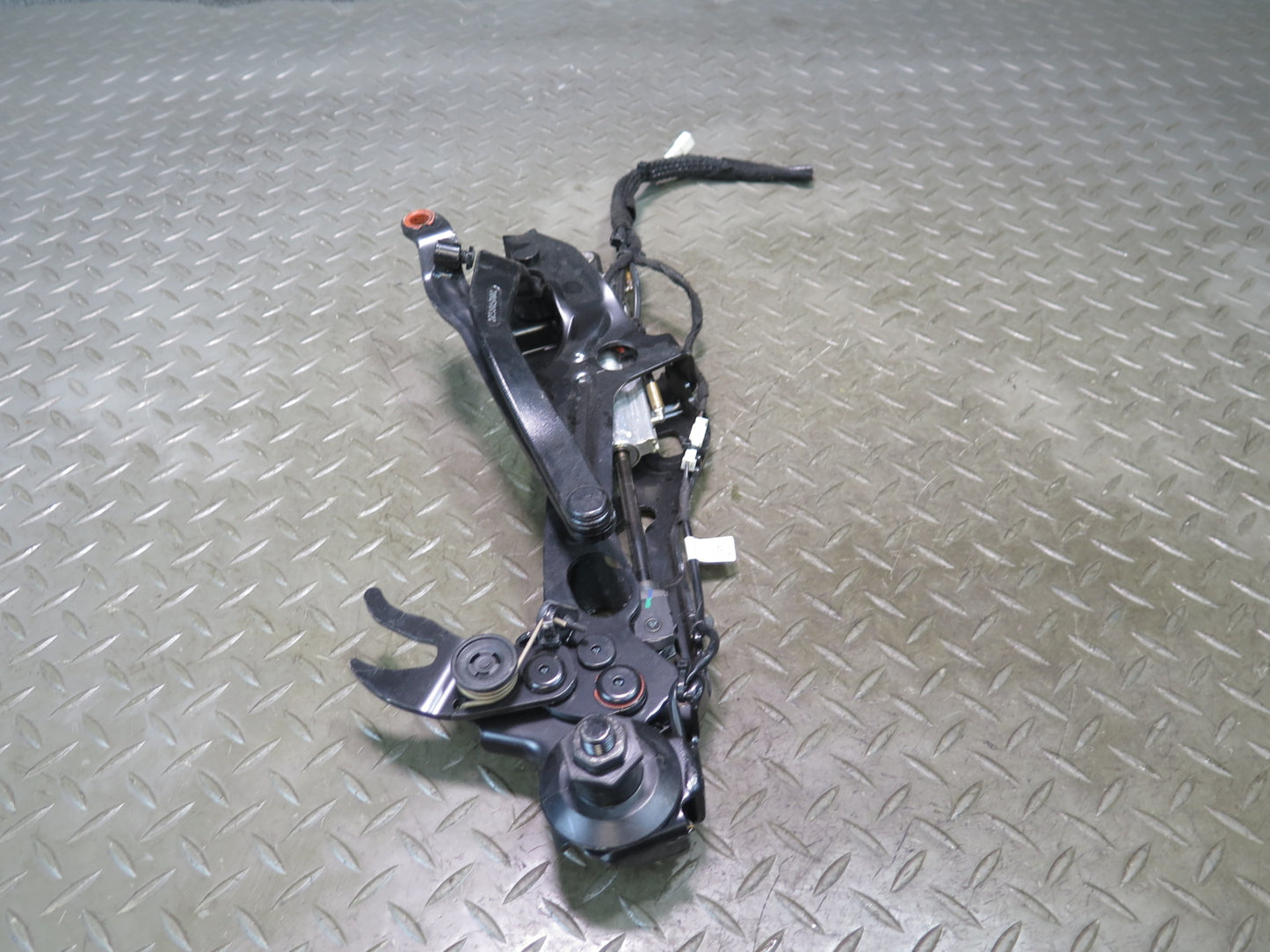 09-16 BMW E89 Z4 Convertible Set of 2 R & L TOP Roof Hinge w Shock Support OEM