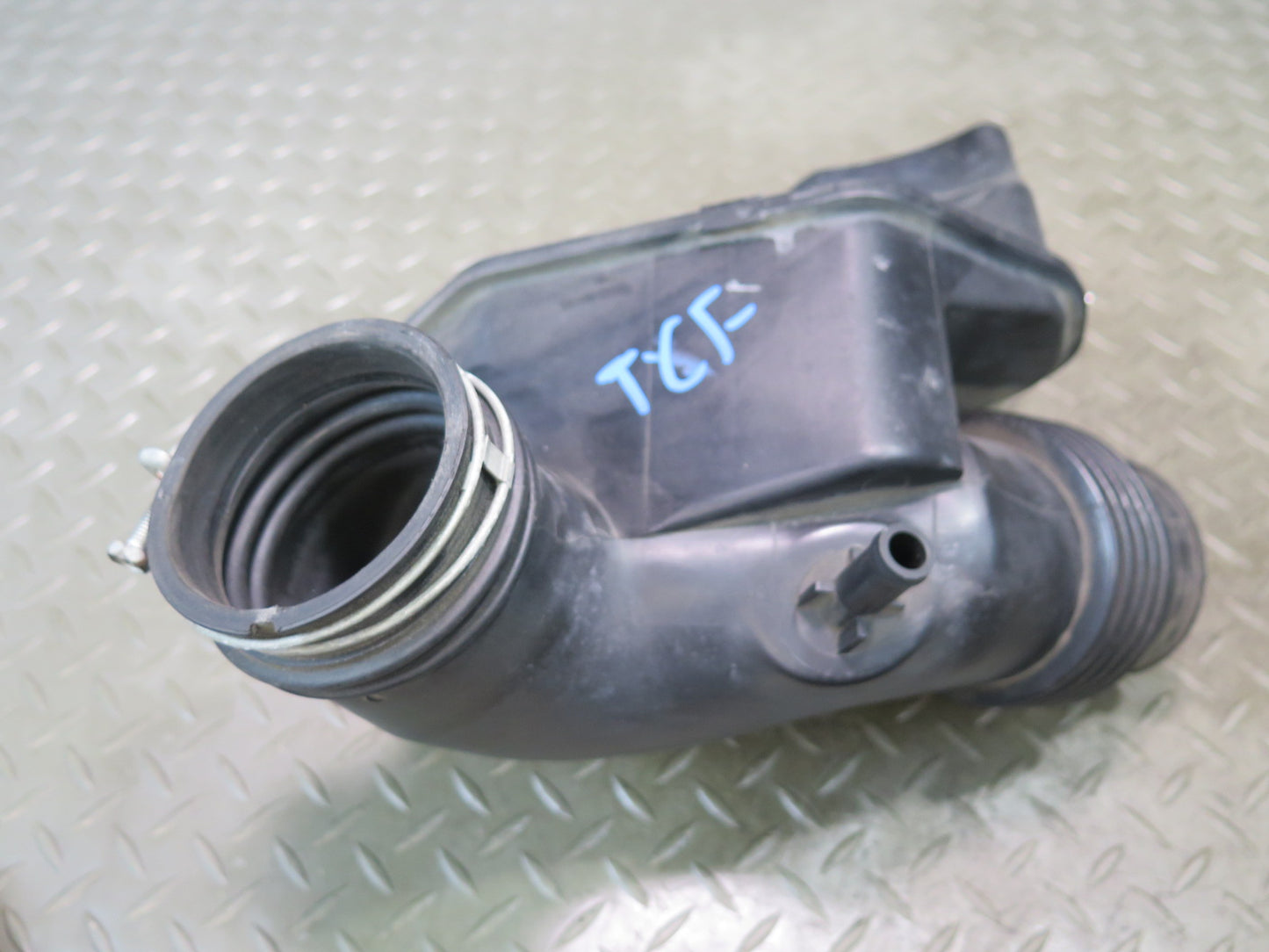 99-01 Toyota Crown JZS175 Air Intake Resonator Duct Hose Pipe 17893-46140 OEM