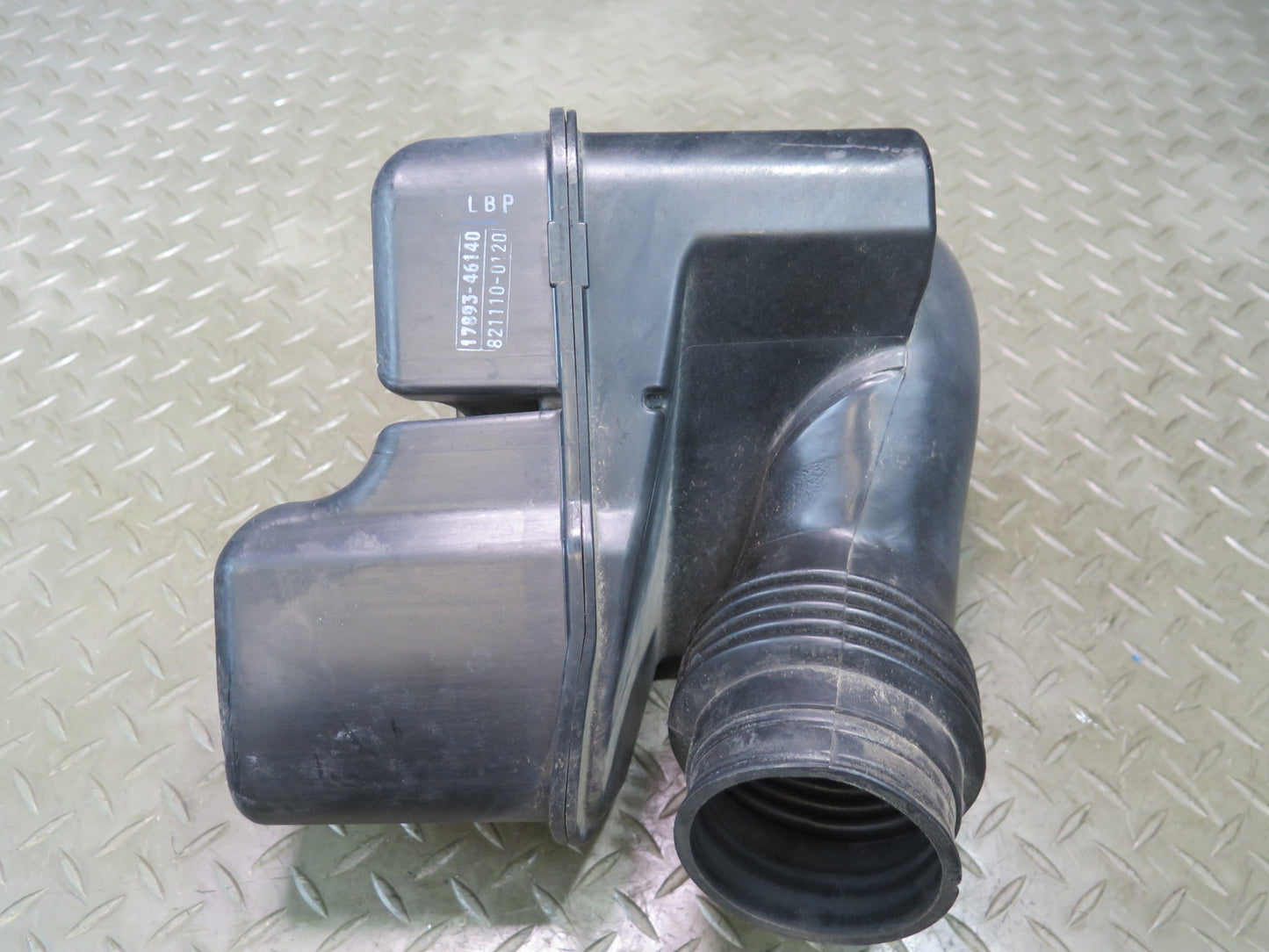 99-01 Toyota Crown JZS175 Air Intake Resonator Duct Hose Pipe 17893-46140 OEM