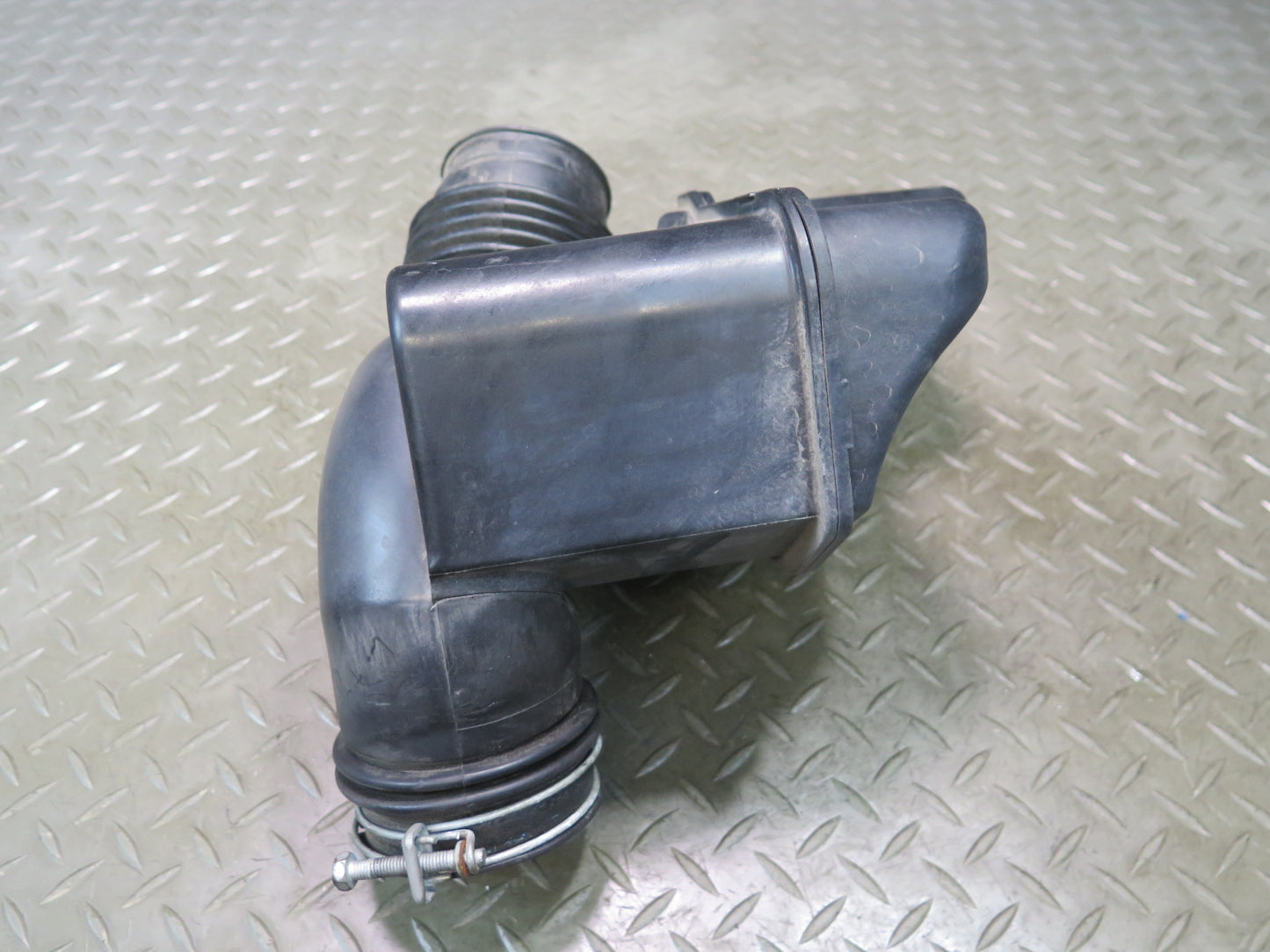99-01 Toyota Crown JZS175 Air Intake Resonator Duct Hose Pipe 17893-46140 OEM