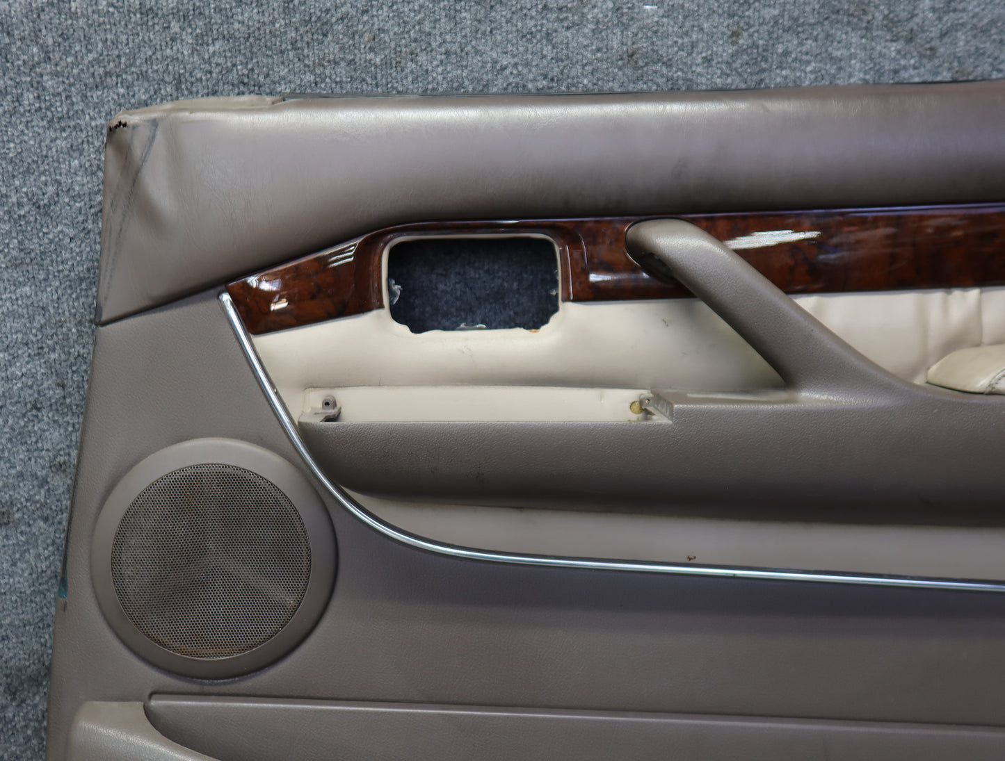 1996-1997 Lexus FZJ80L LX450 Front Right Door Interior Trim Cover Panel Ivory