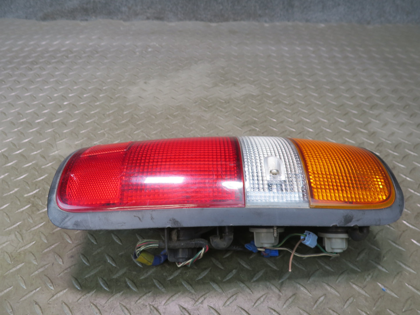 1996-1997 Lexus FZJ80L LX450 Rear Right Tail Light Lamp