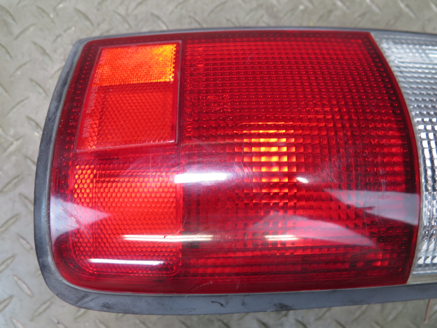 1996-1997 Lexus FZJ80L LX450 Rear Right Tail Light Lamp