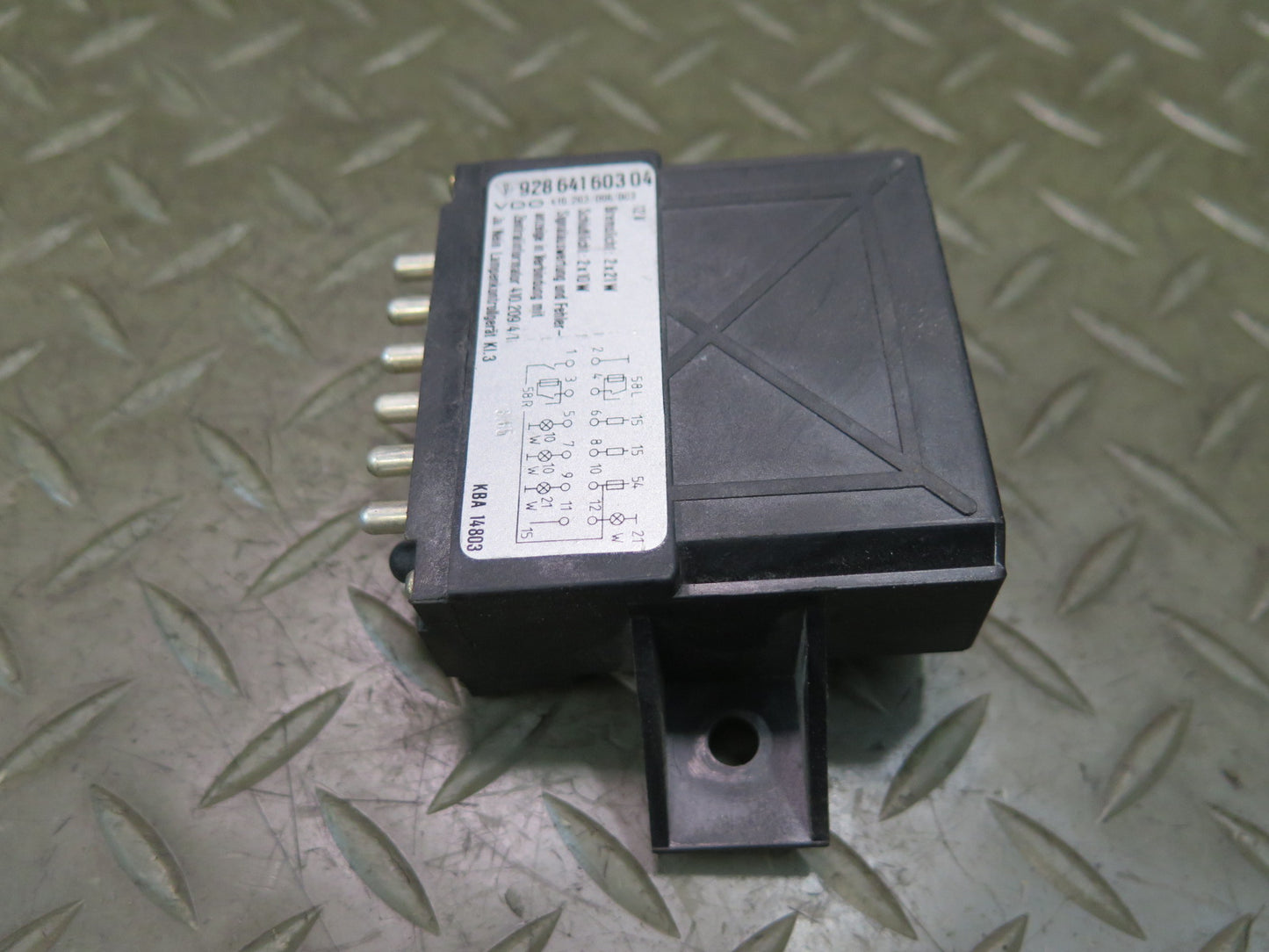 1984-1986 Porsche 928 S Lamp Bulb Relay Control Module 92864160304