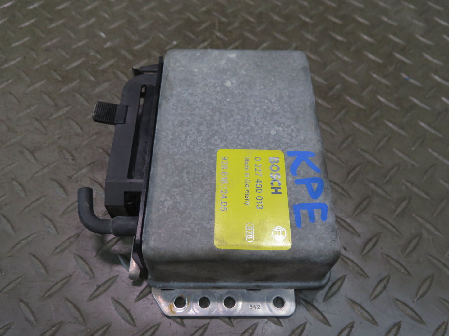 1985-1986 Porsche 928 Ignition Control Module Unit 92861812405