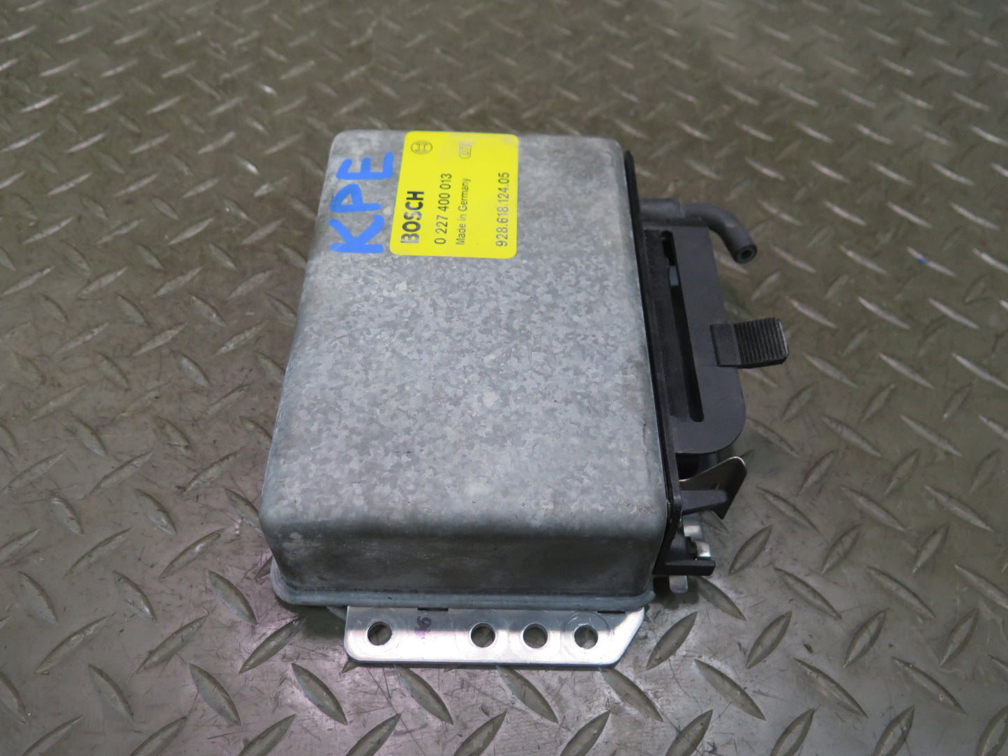 1985-1986 Porsche 928 Ignition Control Module Unit 92861812405